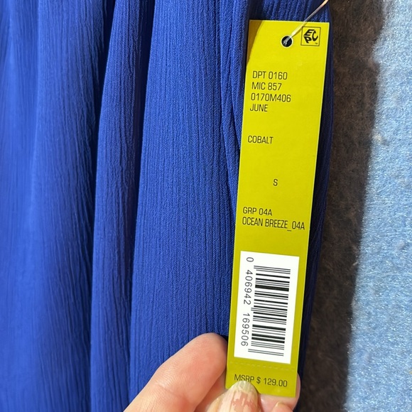 Dress - Picture 2 of 4